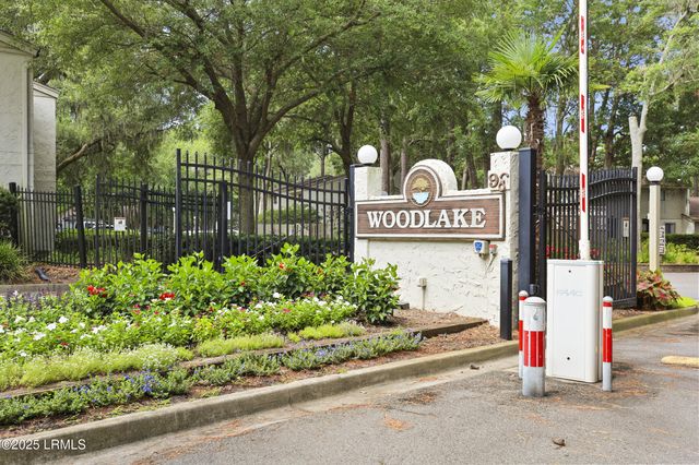 96 Mathews Dr Apt 213, Hilton Head Island, SC 29926