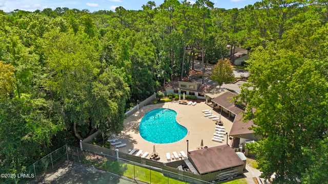 96 Mathews Dr Apt 213, Hilton Head Island, SC 29926