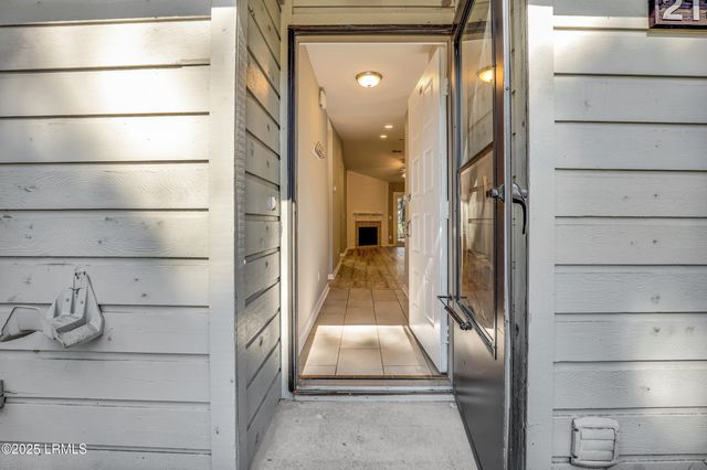 96 Mathews Dr Apt 213, Hilton Head Island, SC 29926