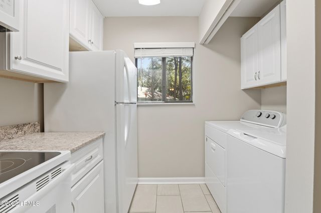 96 Mathews Dr Apt 213, Hilton Head Island, SC 29926