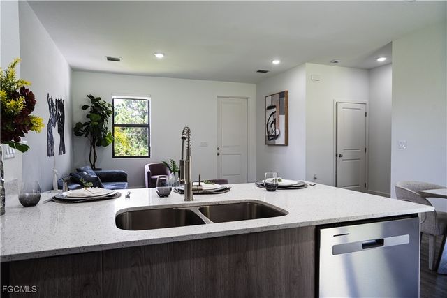 8050 Sherwood CIR, Labelle, FL 33935