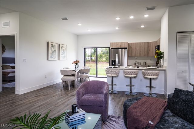 8050 Sherwood CIR, Labelle, FL 33935