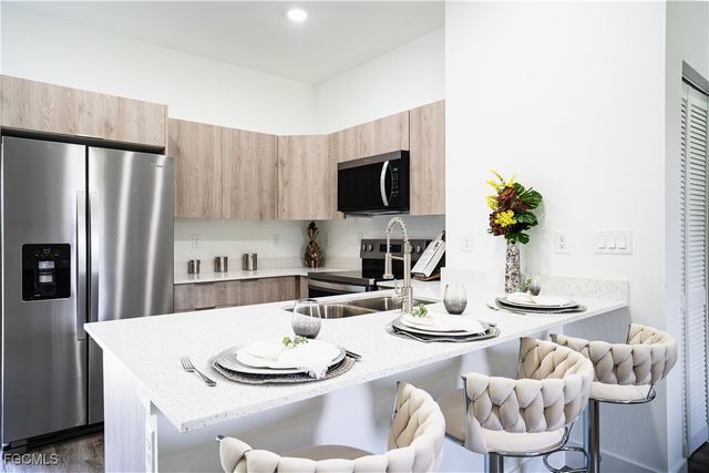 8050 Sherwood CIR, Labelle, FL 33935