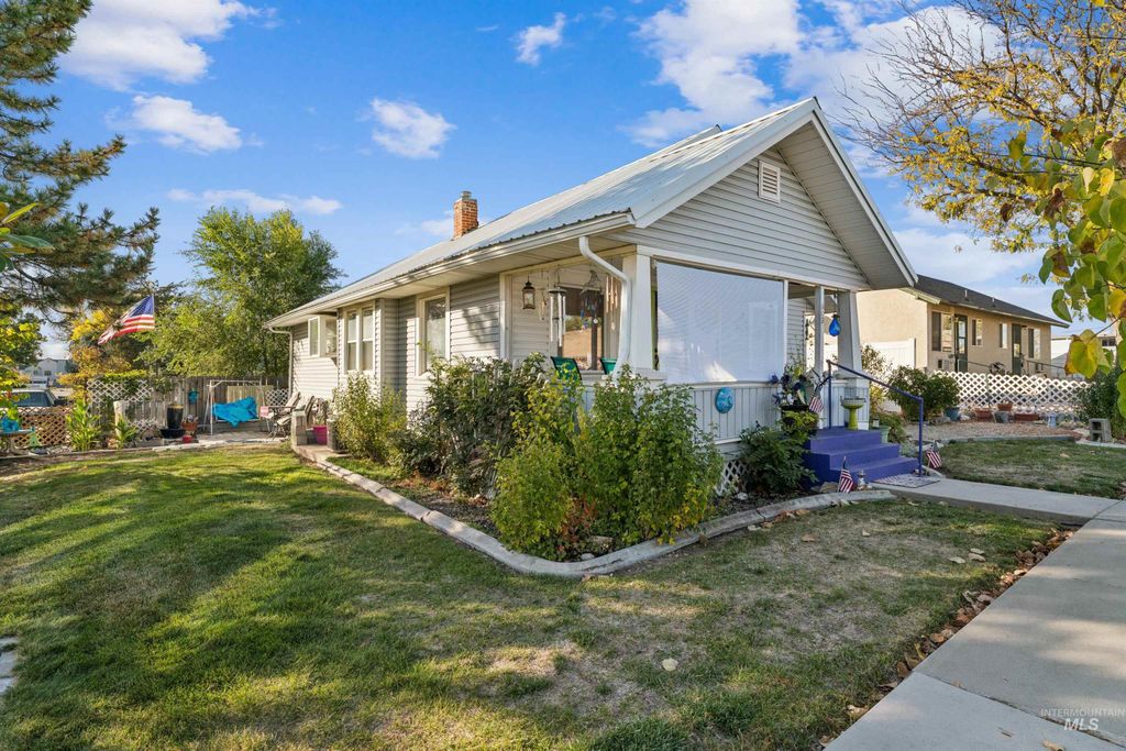 403 NE 3rd, Meridian, ID 83642 photo 2