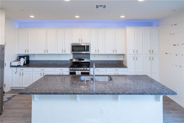 17693 Bittermint, San Bernardino, CA 92407