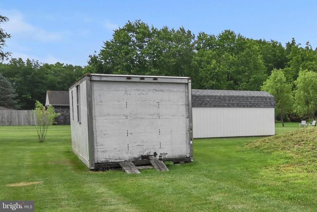 729 LITITZ RD, Manheim, PA 17545