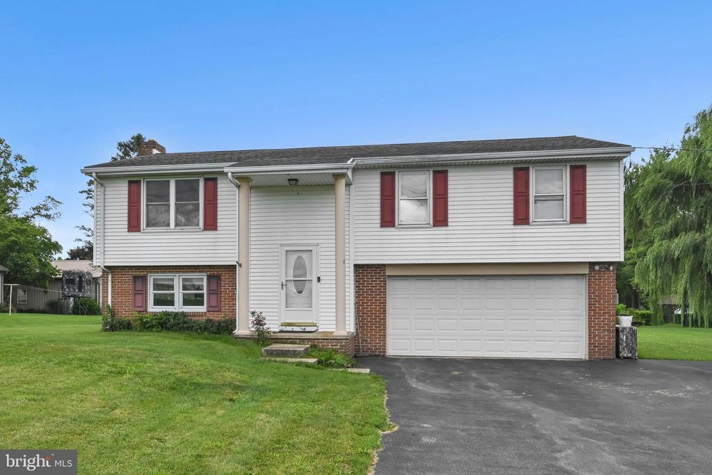 729 LITITZ RD, Manheim, PA 17545