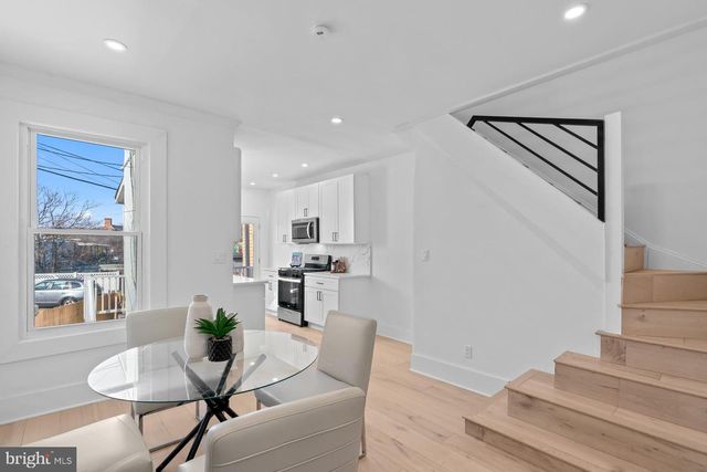 939 SHEPHERD ST NW, Washington, DC 20011