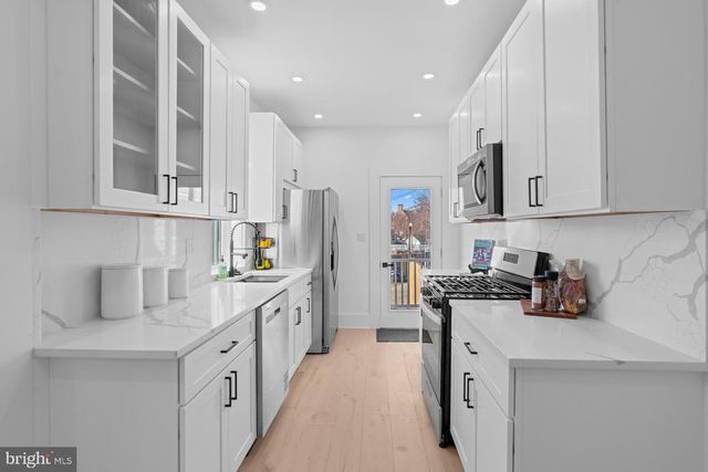 939 SHEPHERD ST NW, Washington, DC 20011