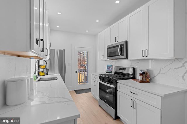 939 SHEPHERD ST NW, Washington, DC 20011