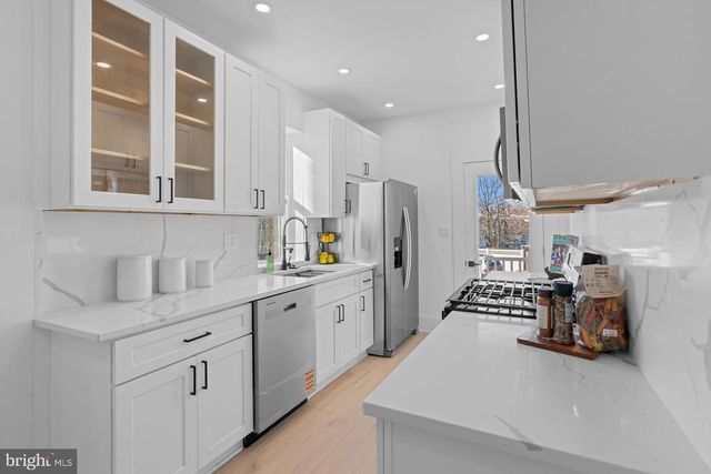 939 SHEPHERD ST NW, Washington, DC 20011