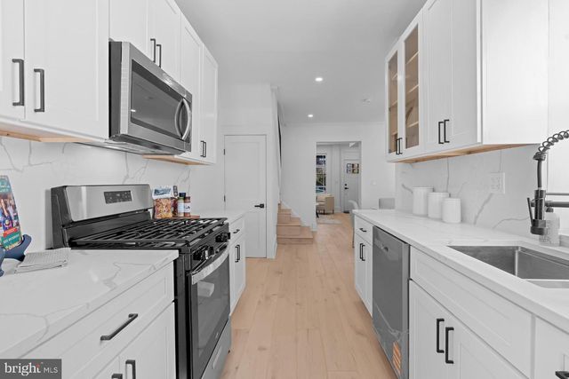 939 SHEPHERD ST NW, Washington, DC 20011