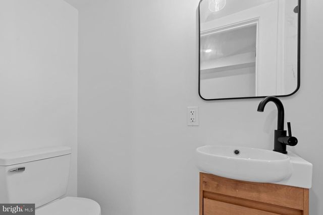 939 SHEPHERD ST NW, Washington, DC 20011