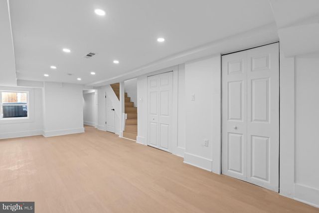 939 SHEPHERD ST NW, Washington, DC 20011