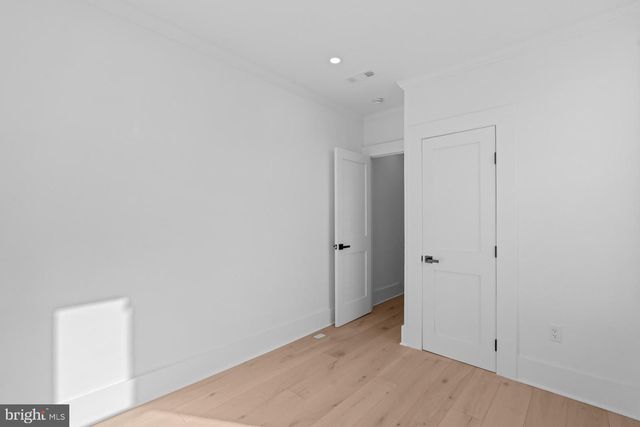 939 SHEPHERD ST NW, Washington, DC 20011