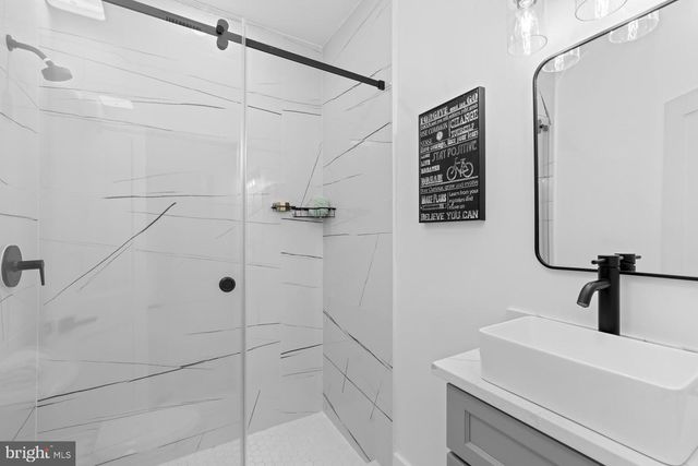 939 SHEPHERD ST NW, Washington, DC 20011