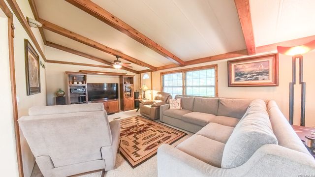 857 Madrona, Pipe Creek, TX 78063