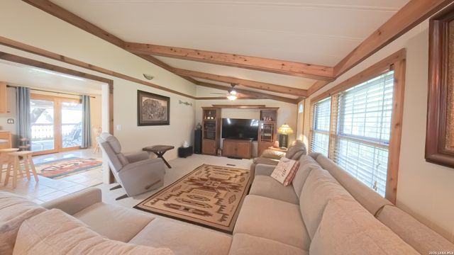 857 Madrona, Pipe Creek, TX 78063