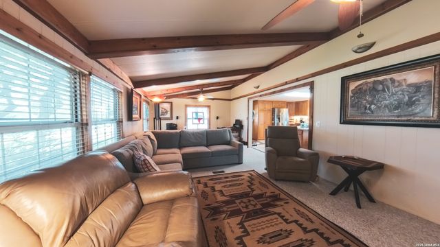 857 Madrona, Pipe Creek, TX 78063