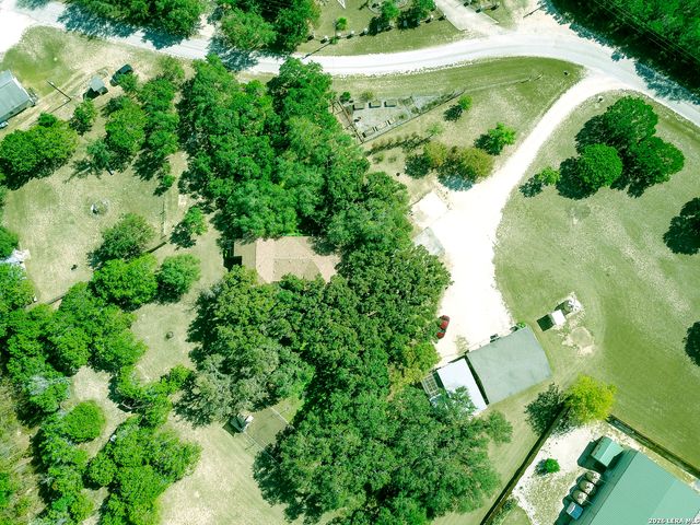 857 Madrona, Pipe Creek, TX 78063