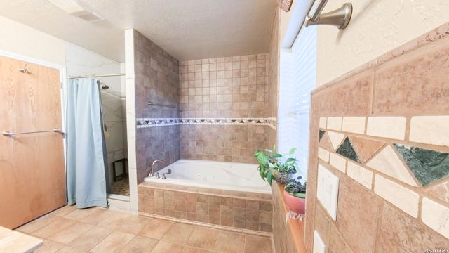 857 Madrona, Pipe Creek, TX 78063