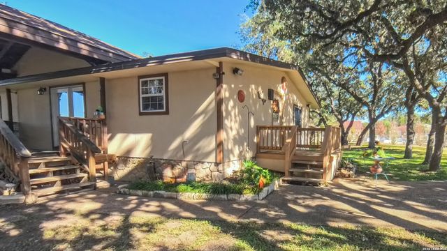 857 Madrona, Pipe Creek, TX 78063