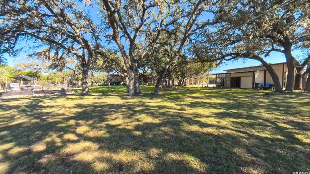 857 Madrona, Pipe Creek, TX 78063