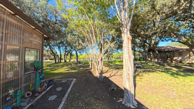 857 Madrona, Pipe Creek, TX 78063