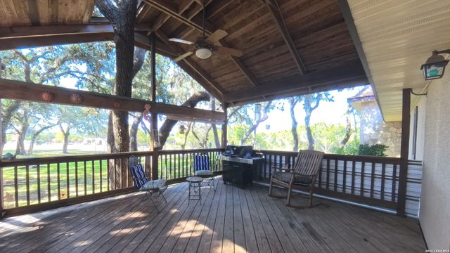 857 Madrona, Pipe Creek, TX 78063