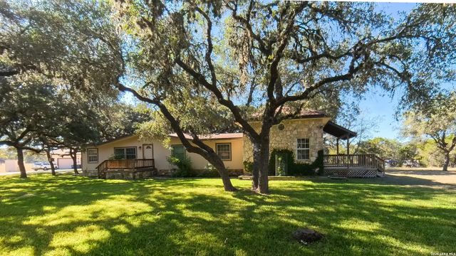 857 Madrona, Pipe Creek, TX 78063