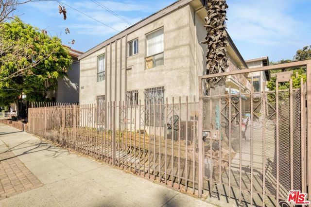 5665 Franklin Avenue, Los Angeles, CA 90028