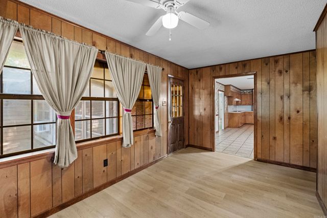 18 Hazelwood, Conway, AR 72032