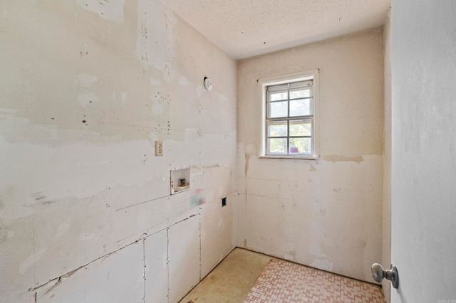 18 Hazelwood, Conway, AR 72032