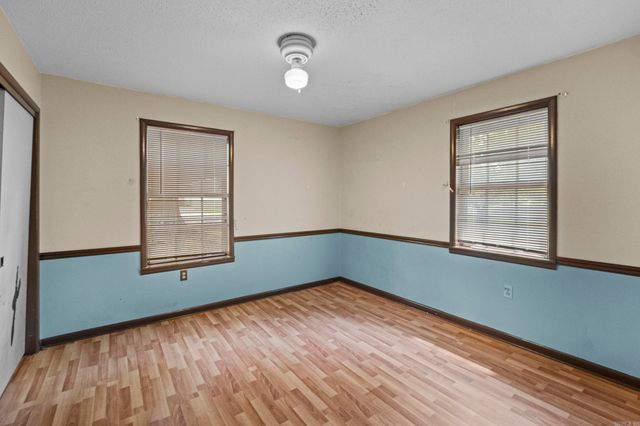 18 Hazelwood, Conway, AR 72032