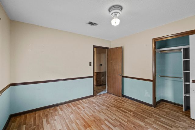 18 Hazelwood, Conway, AR 72032