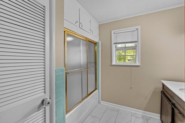 18 Hazelwood, Conway, AR 72032