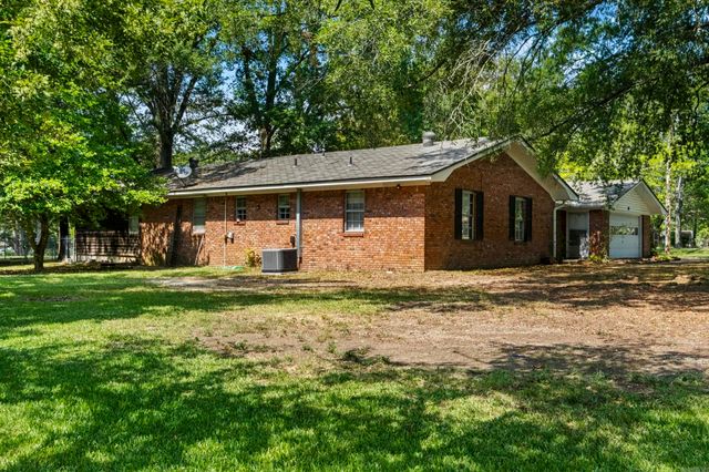 18 Hazelwood, Conway, AR 72032