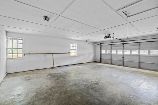 18 Hazelwood, Conway, AR 72032