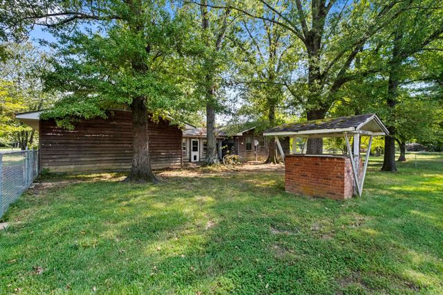 18 Hazelwood, Conway, AR 72032