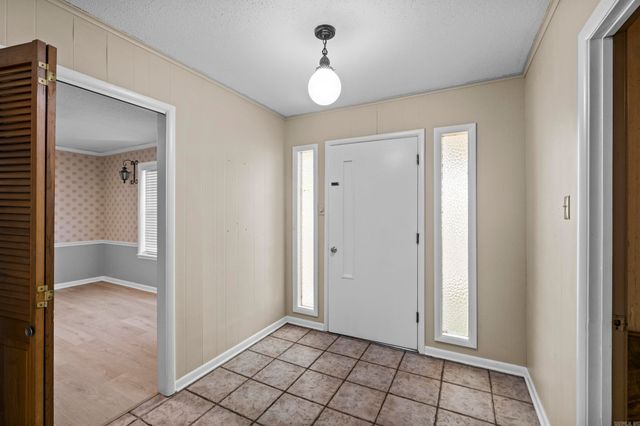 18 Hazelwood, Conway, AR 72032