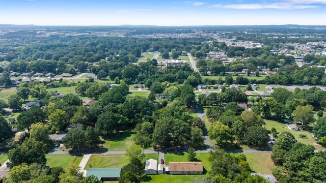 18 Hazelwood, Conway, AR 72032