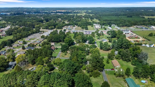 18 Hazelwood, Conway, AR 72032