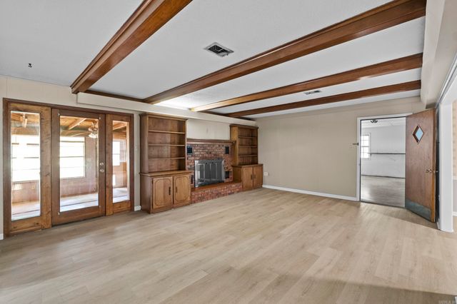 18 Hazelwood, Conway, AR 72032