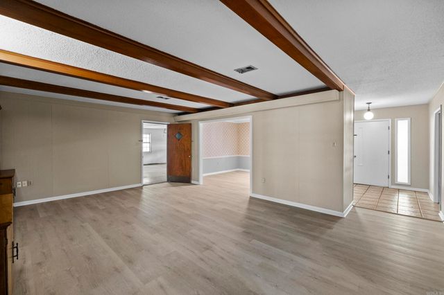 18 Hazelwood, Conway, AR 72032