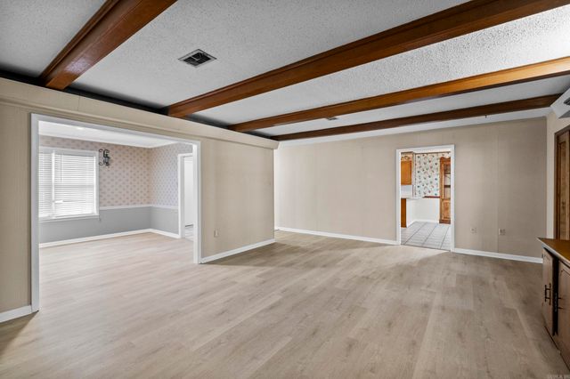 18 Hazelwood, Conway, AR 72032