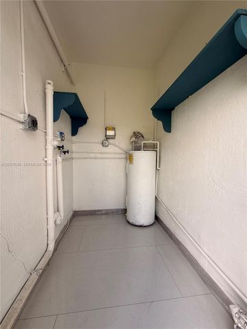 318 NW 30th Ter, Fort Lauderdale, FL 33311