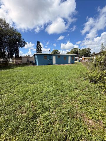 318 NW 30th Ter, Fort Lauderdale, FL 33311