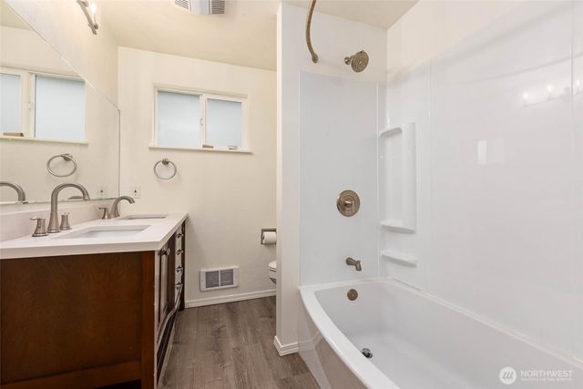 21124 50th Place W, Lynnwood, WA 98036