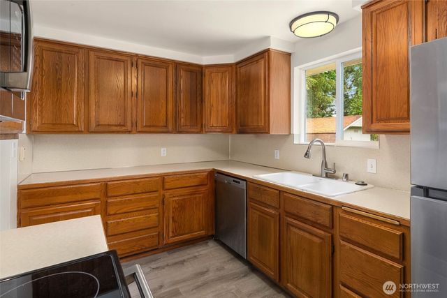 21124 50th Place W, Lynnwood, WA 98036
