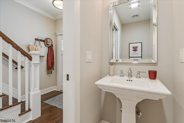 6 Clover Court, Berkeley Heights Twp., NJ 07922